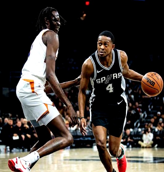 贝博体育-关键时刻全明星赛焦点战，菲尼克斯太阳再遭质疑，信心回归，年轻球员得到机会的简单介绍