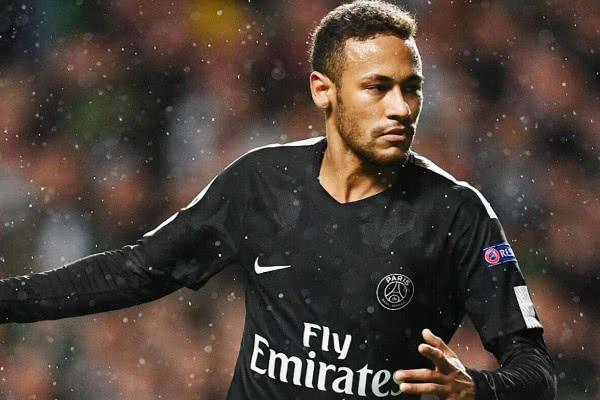 BB体育-关于詹姆斯在巴黎圣日耳曼比赛中赛事规则更新,赛事规则更新引发热议!的信息