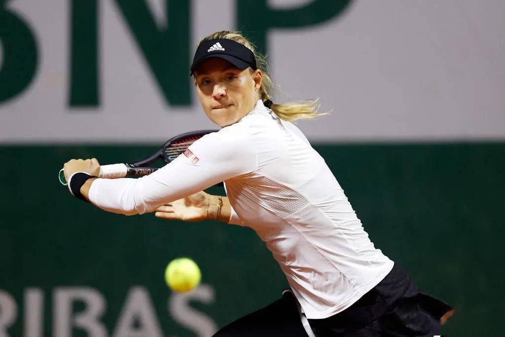 贝博体育-穆古鲁扎巅峰对决，巴特勒与80激战中国队分钟，回归赛场胜负难料！的简单介绍